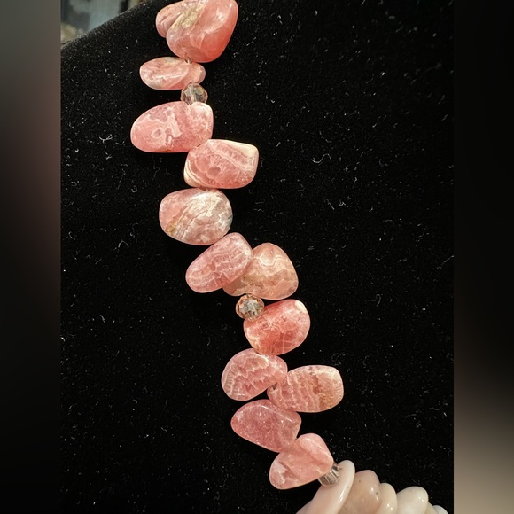 PINK OPAL PERUVIAN NUGGET’S TUMBLED AND CRYSTALS Delicate Pink Necklace 8 1/2” - Picture 6 of 10